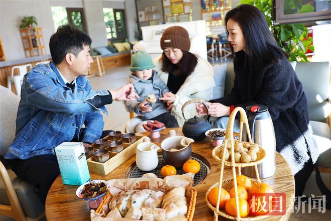 在跑马场里的面包店成为冬日新晋打卡地尊龙凯时新版APP首页窖烤自然香！开(图2)