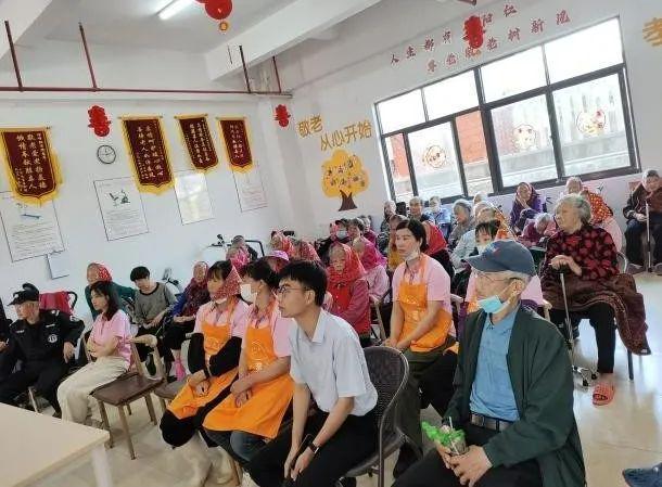 讲进养老院 共筑平安“夕阳红”尊龙凯时app网站净峰消防宣(图3)